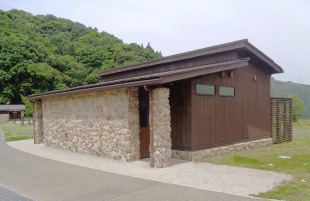 シャワー棟