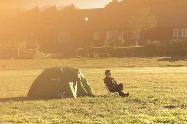 キャンプサイトにテントを配置したイメージ