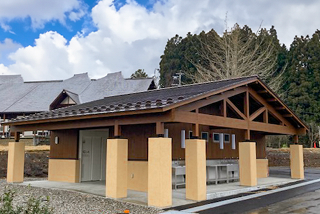 キャンプサイトの炊事棟